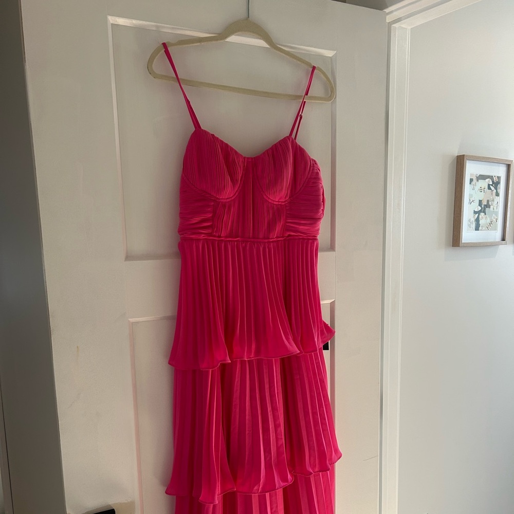 Lulu’s Vibrant Pink Layered Dress size M